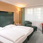 מלון Maritim Proarte 4*
