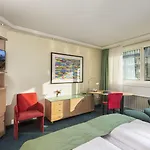מלון Maritim Proarte 4*